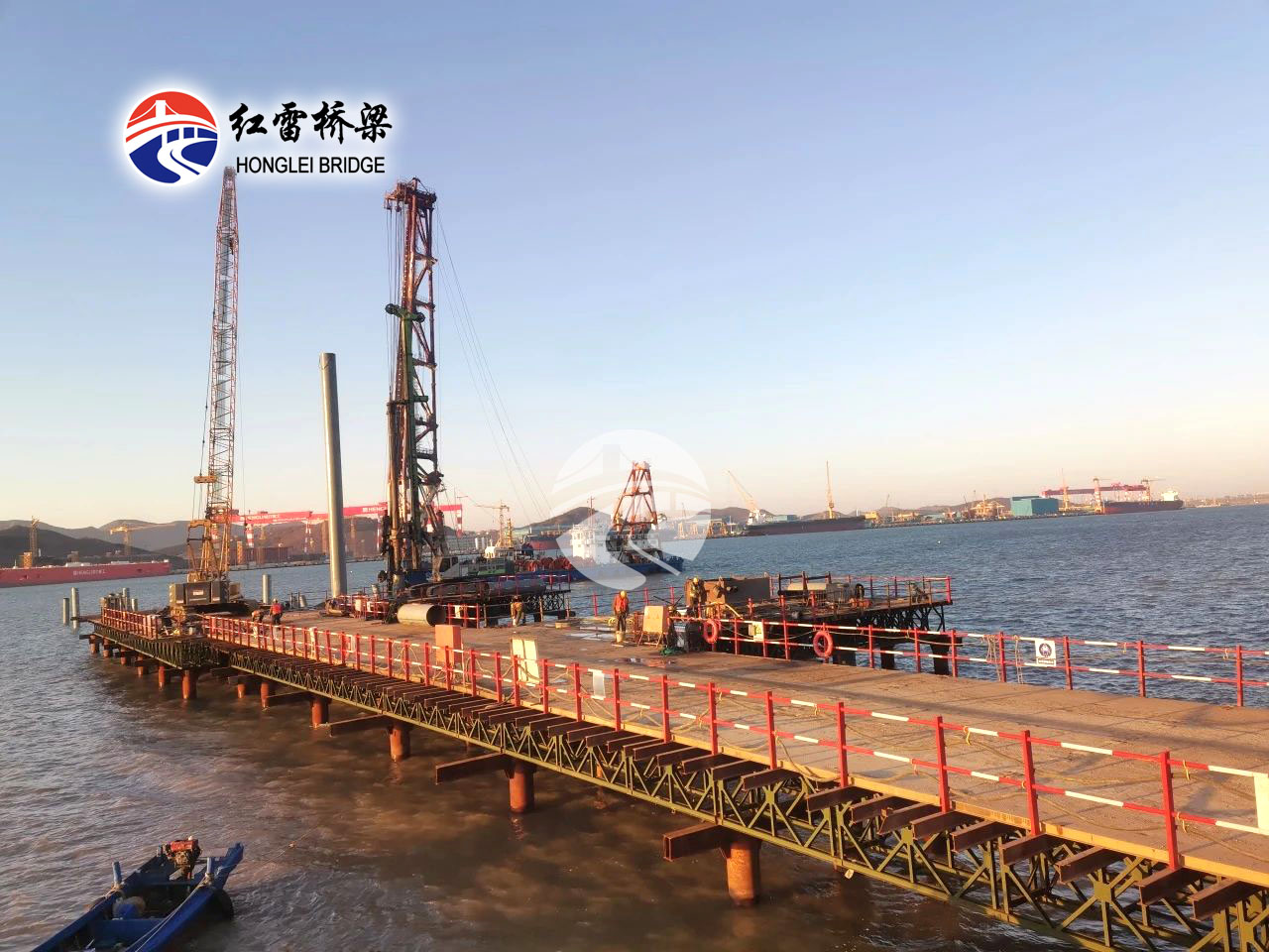 大連港長興島港區(qū)西中島作業(yè)區(qū)工程鋼棧橋平臺(tái)完工