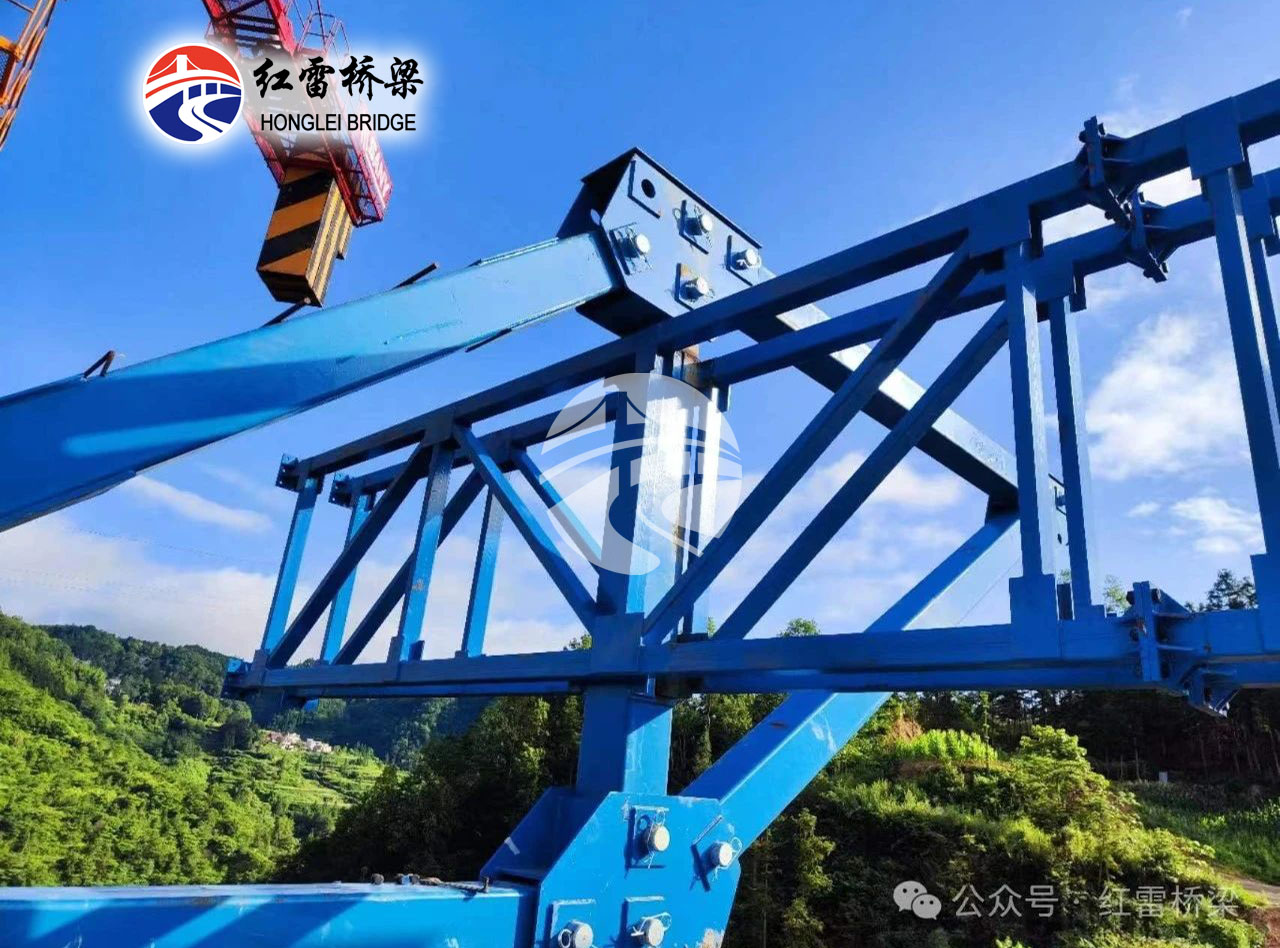 貴州鳳山水庫庫周交通恢復工程連續梁掛籃