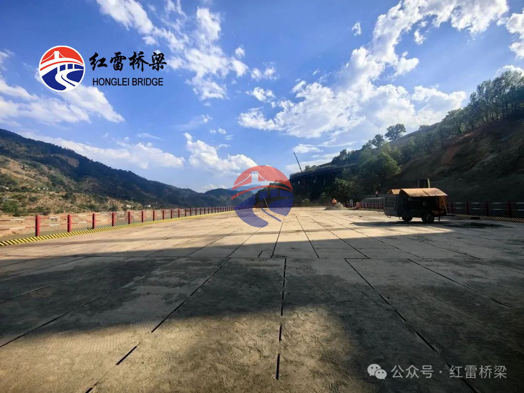 四川涼山國道227線鹽源縣黃泥梁子大橋鋼平臺