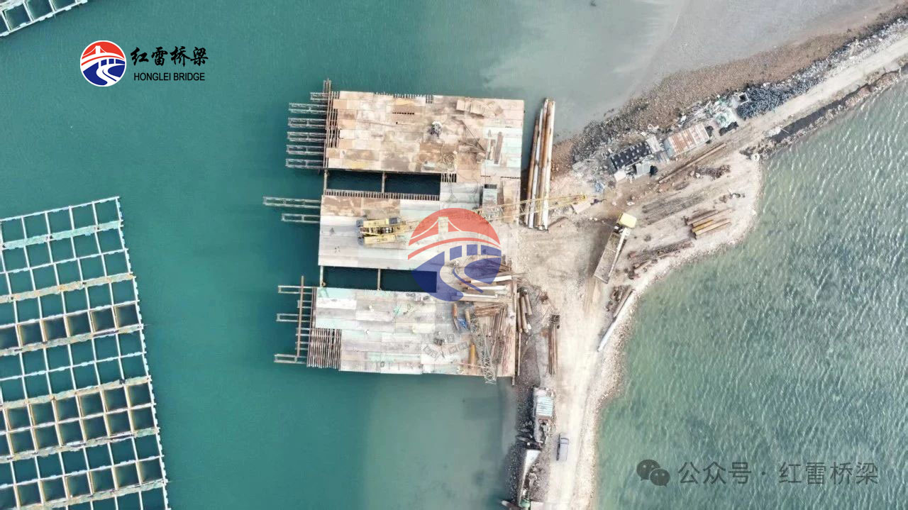 遼寧大連登臺-鐵營220kV線路新建工程鋼平臺施工