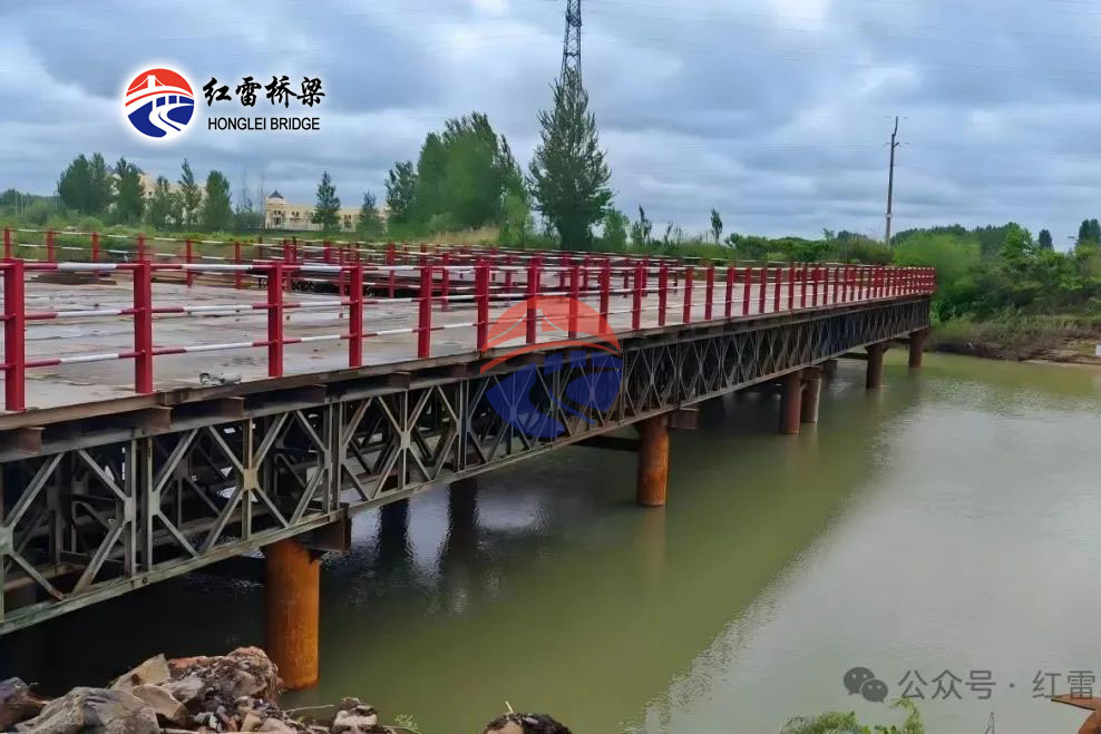 佳木斯至同江鐵路擴(kuò)能改造工程另一座鋼便橋順利完工